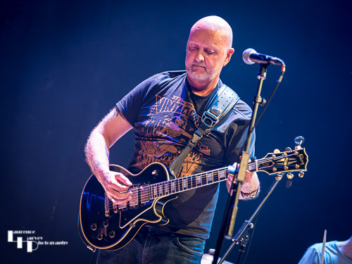 Steve Tansley on guitar