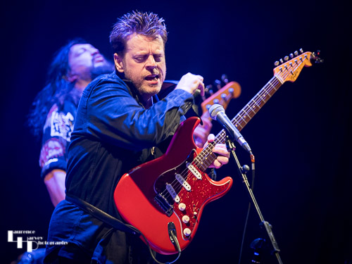 Danny Bryant on vocals & guitar