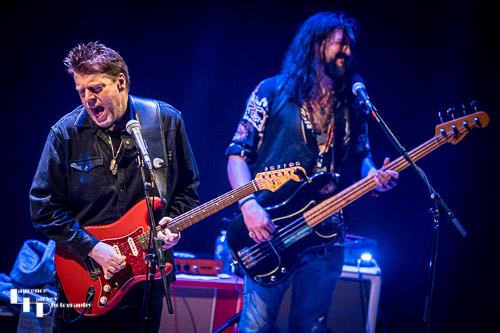 Danny Bryant on vocals & guitar, Artjom Feldtser on bass