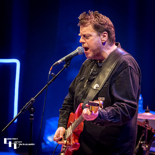 Danny Bryant on vocals & guitar