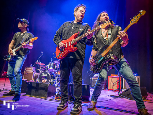 Danny Bryant & Marc Raner on guitar, Artjom Feldtser on bass