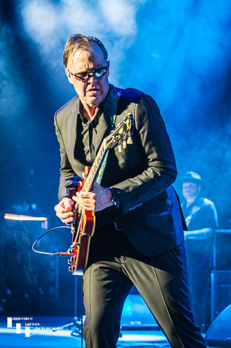 Joe Bonamassa on vocals & guitar