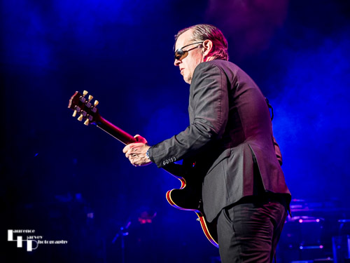 Joe Bonamassa on vocals & guitar