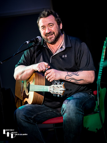 Alan Nimmo on guitar & vocals