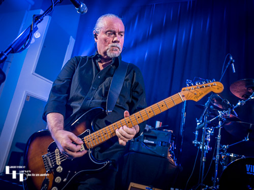Dean White on guitar & vocals