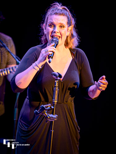 Polly Gibbons on vocals
