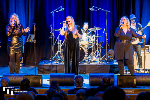 Leonie Gale, Jo Harman & Amba Tremain on vocals