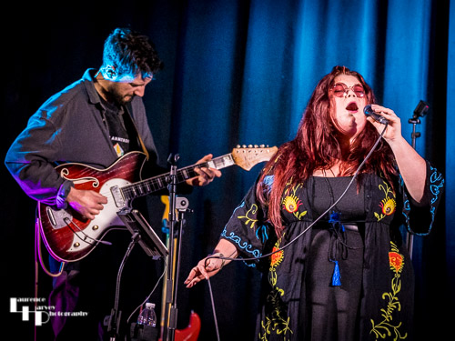 Alice Armstrong on vocals & Olly Knight-Smith on guitar