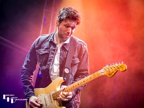 Aynsley Lister on vocals & guitar