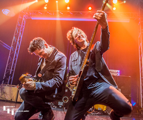 Aynsley Lister on guitar, Jono Martin on bass