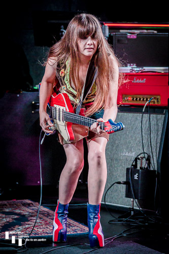 Arielle on vocals & guitar