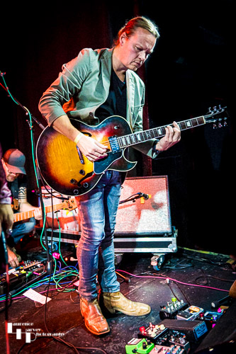 Dave Barnes on guitar