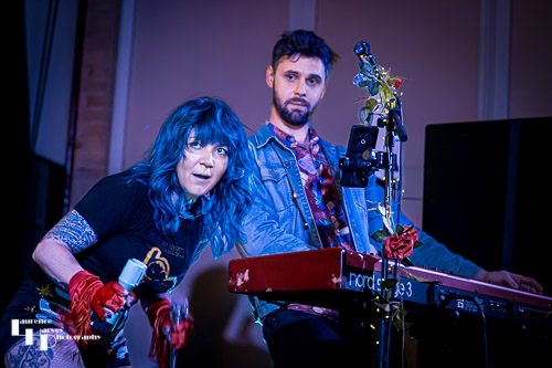 Greta Valenti on vocals, Rob Bullock on keys