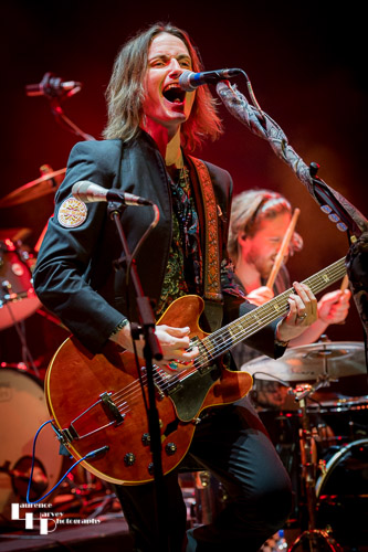 Neil Murdoch on guitar & vocals