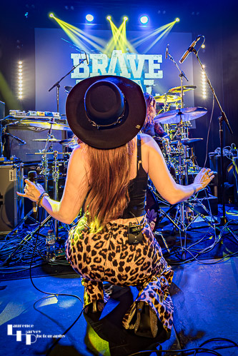 Lindsey Bonnick on vocals
