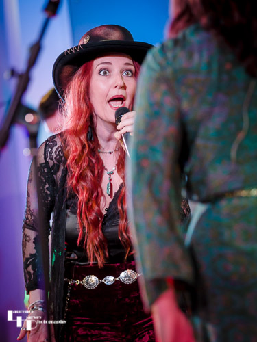Lindsey Bonnick on vocals
