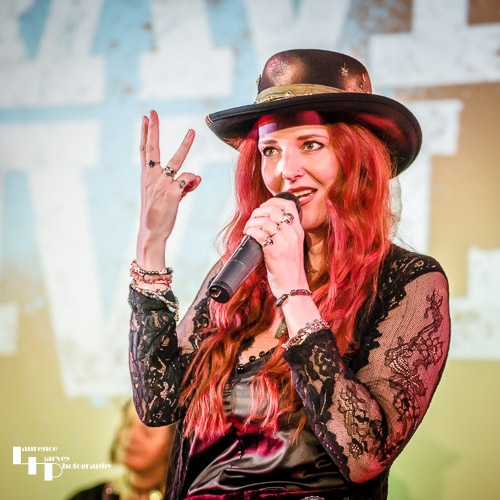 Lindsey Bonnick on vocals