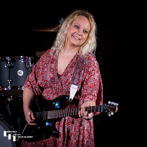 Chantel McGregor on vocals & guitar