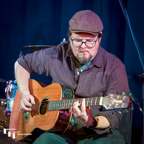Mark ‘Boweevil’ Howes on guitar