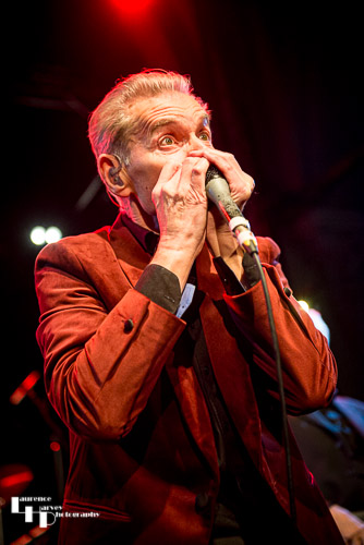 Robert Kane on vocals & harmonica