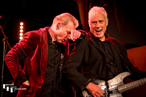 Robert Kane on vocals, Phil Mitchell on bass