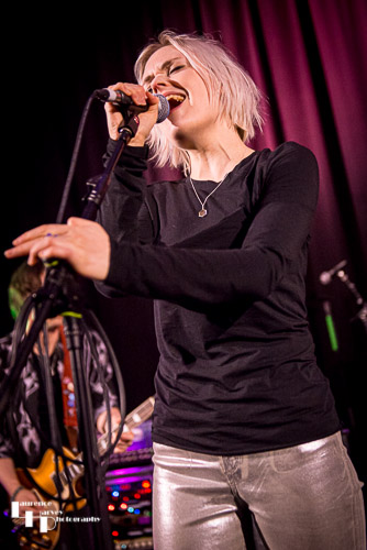Jo Bevan on vocals