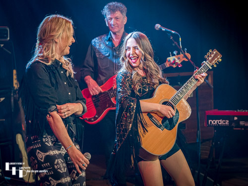 Demi Marriner on vocals & guitar