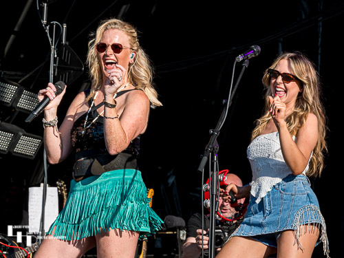Elles Bailey & Demi Marriner on vocals