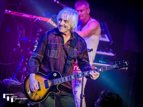 Merv Goldsworthy on bass