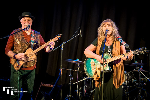 Chrissy & Rob Sands on guitars