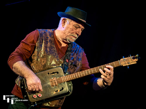 Rob Sands on guitar