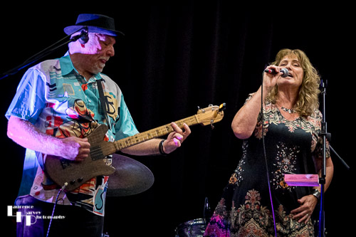 Chrissy Sands on vocals, Rob Sands on guitar