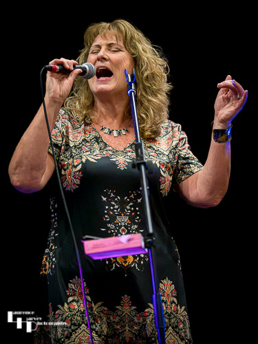 Chrissy Sands on vocals