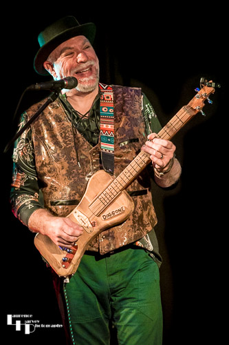 Rob Sands on guitar