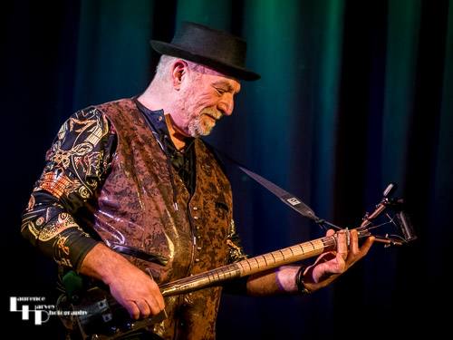 Rob Sands on guitar