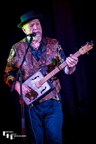 Rob Sands on guitar