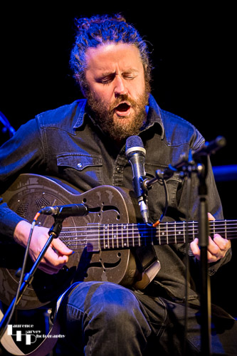 James Dixon on vocals & guitar