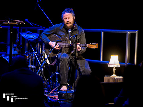 James Dixon on vocals & guitar