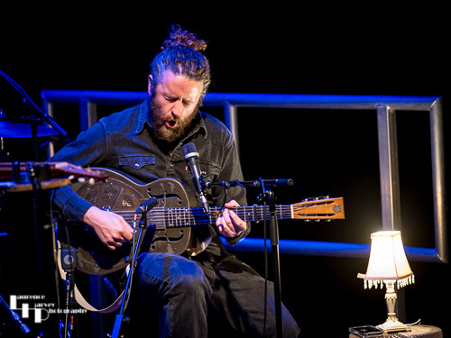 James Dixon on vocals & guitar