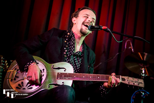 Joel Fisk on vocals & guitar