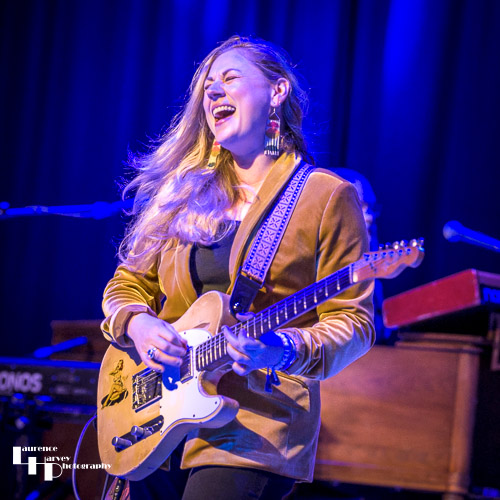 Joanne Shaw Taylor on vocals & guitar