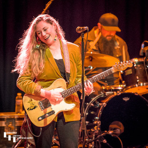 Joanne Shaw Taylor on vocals & guitar