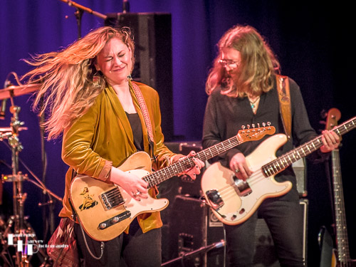 Joanne Shaw Taylor on vocals & guitar, Steve Lehane on bass