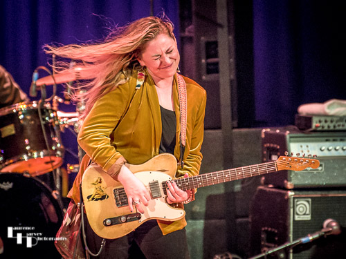 Joanne Shaw Taylor on vocals & guitar