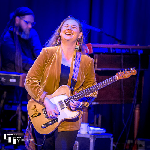 Joanne Shaw Taylor on vocals & guitar