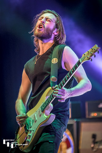 Laurence Jones on guitar & vocals