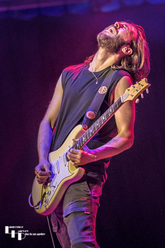 Laurence Jones on guitar & vocals