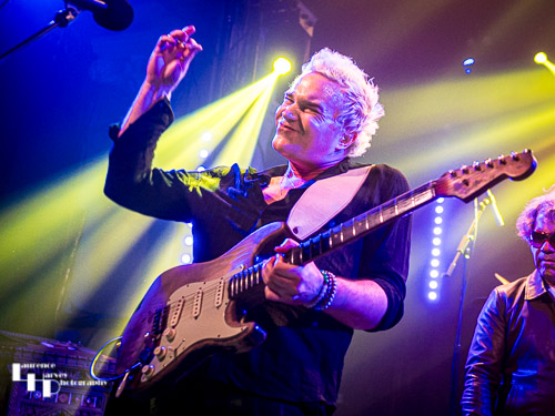 Philip Sayce on vocals & guitar
