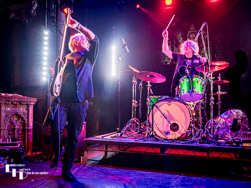 Philip Sayce on guitar, Bryan Head on drums