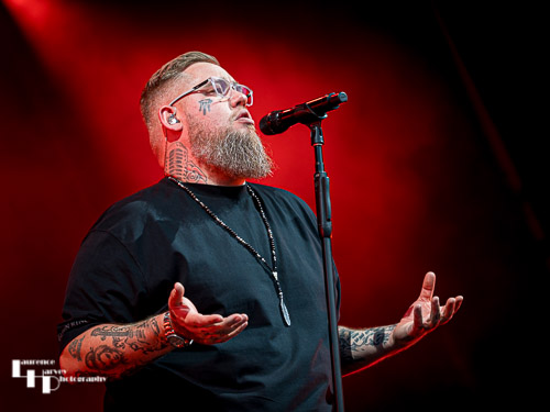 Rag 'n' Bone Man (aka Rory Graham) on vocals